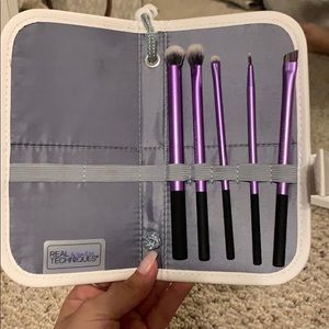 REAL TECHNIQUES EYESHADOW BRUSHES